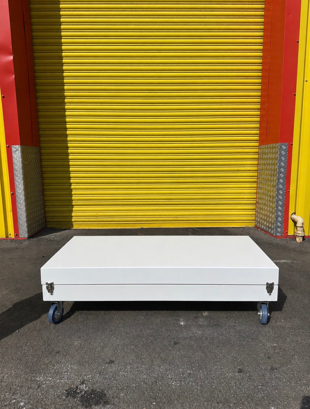 Foldable mobile cart station bar